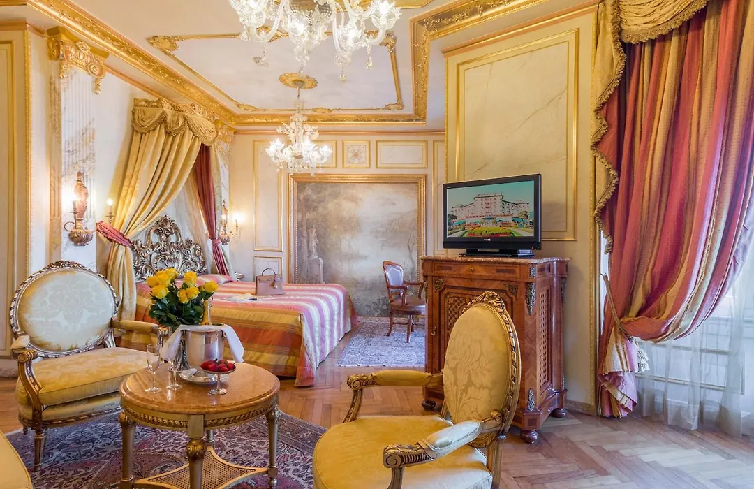 Hotel Regina Palace-1